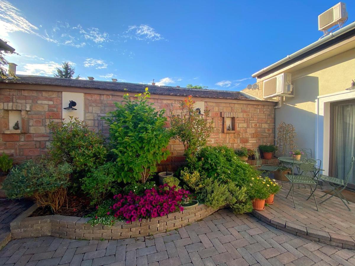Vatus Apartmanhaz Vac Exterior photo